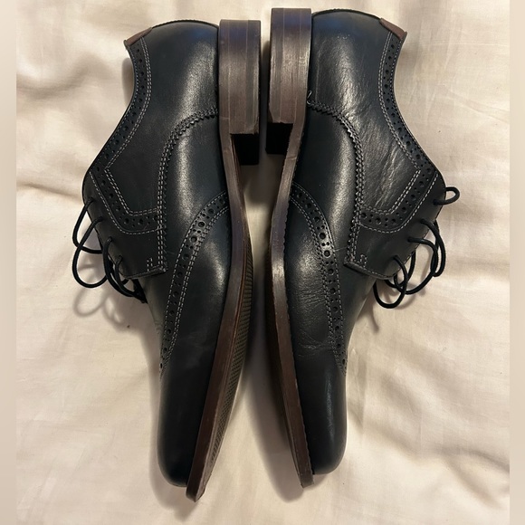 Johnston & Murphy men’s black wingtip Oxford dress shoes size 10! - Picture 2 of 6